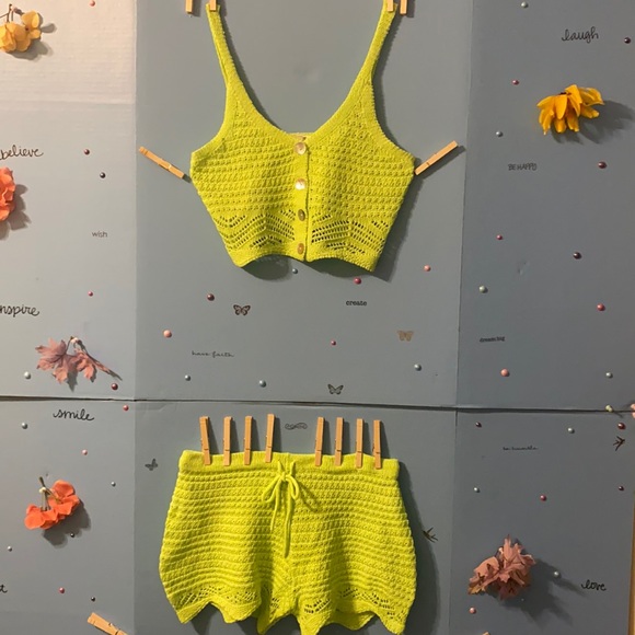 2pc light green yarn set , very soft & cute - Picture 1 of 8